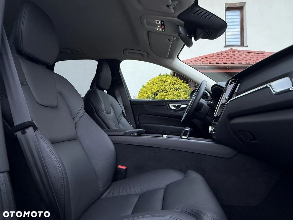 Volvo XC 60 B5 B AWD Geartronic RDesign - 11