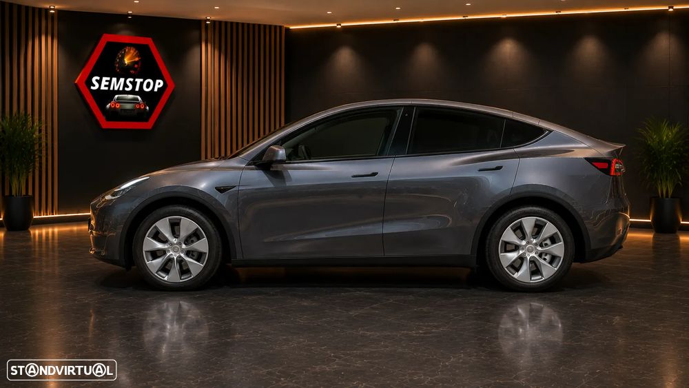 Tesla Model Y Long Range Dual Motor AWD - 3