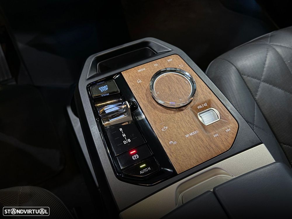 BMW iX xDrive 40 - 33