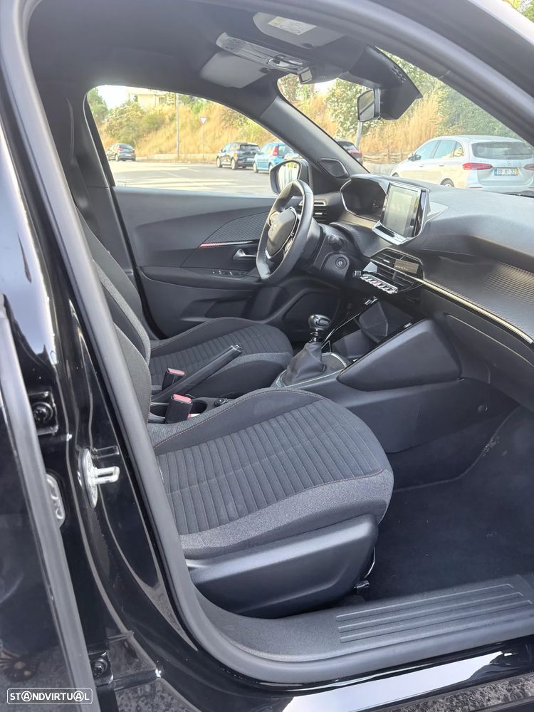 Peugeot 2008 1.2 PureTech Active — fotografia 6