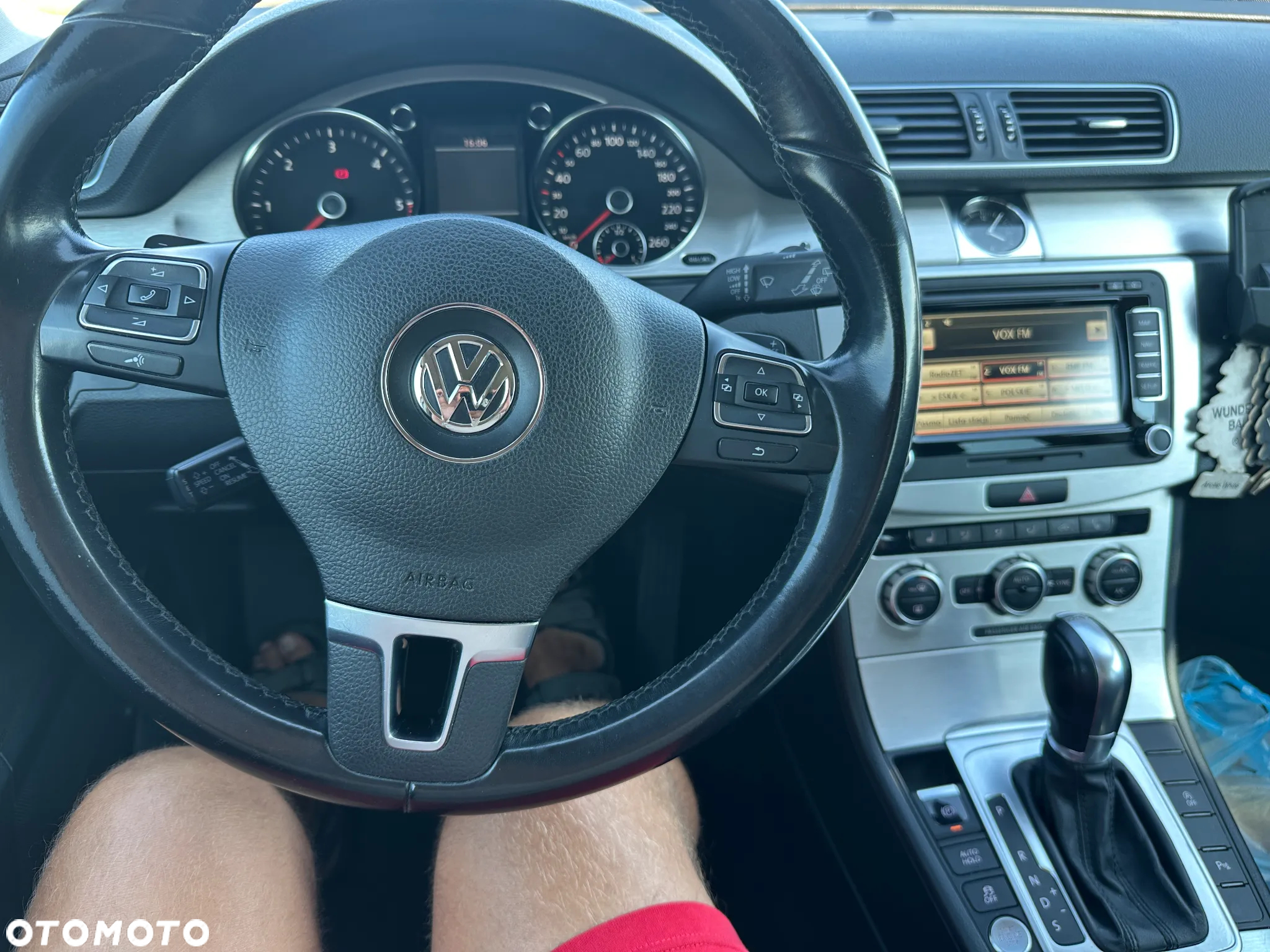 Volkswagen Passat 2.0 TDI Comfortline DSG - 13