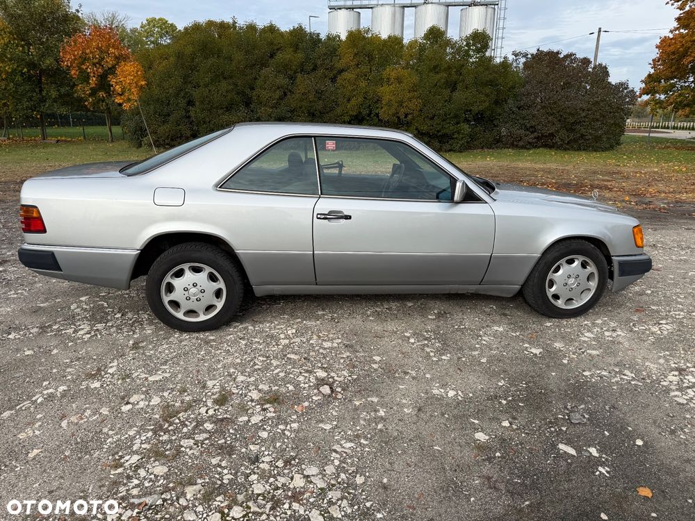 Mercedes-Benz W124 1991 photo 3