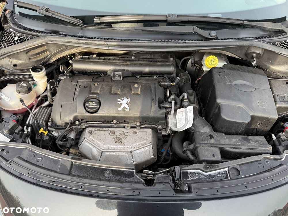 Peugeot 207 1.4 - 9