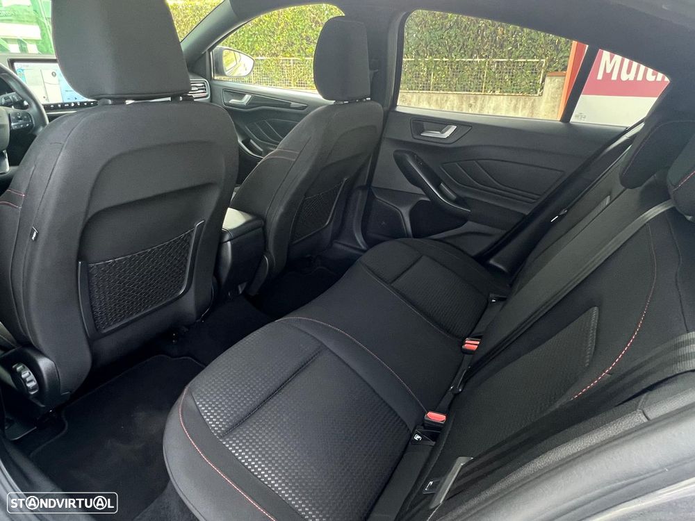Ford Focus 1.0 EcoBoost MHEV ST-Line Style SIP - 31