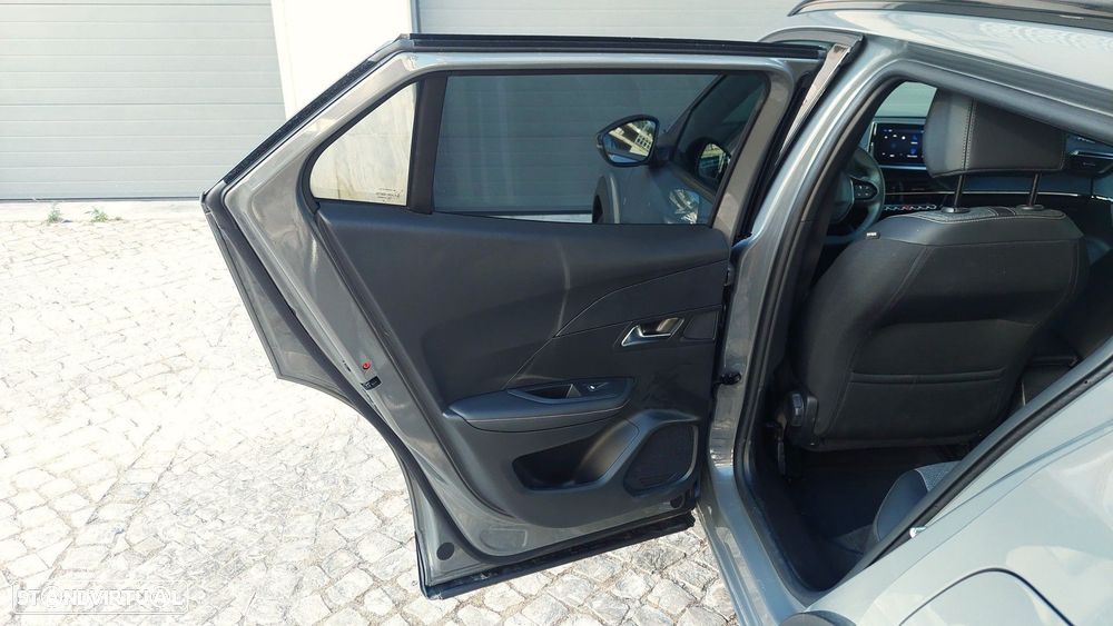 Peugeot e-2008 54 kWh Allure - 18