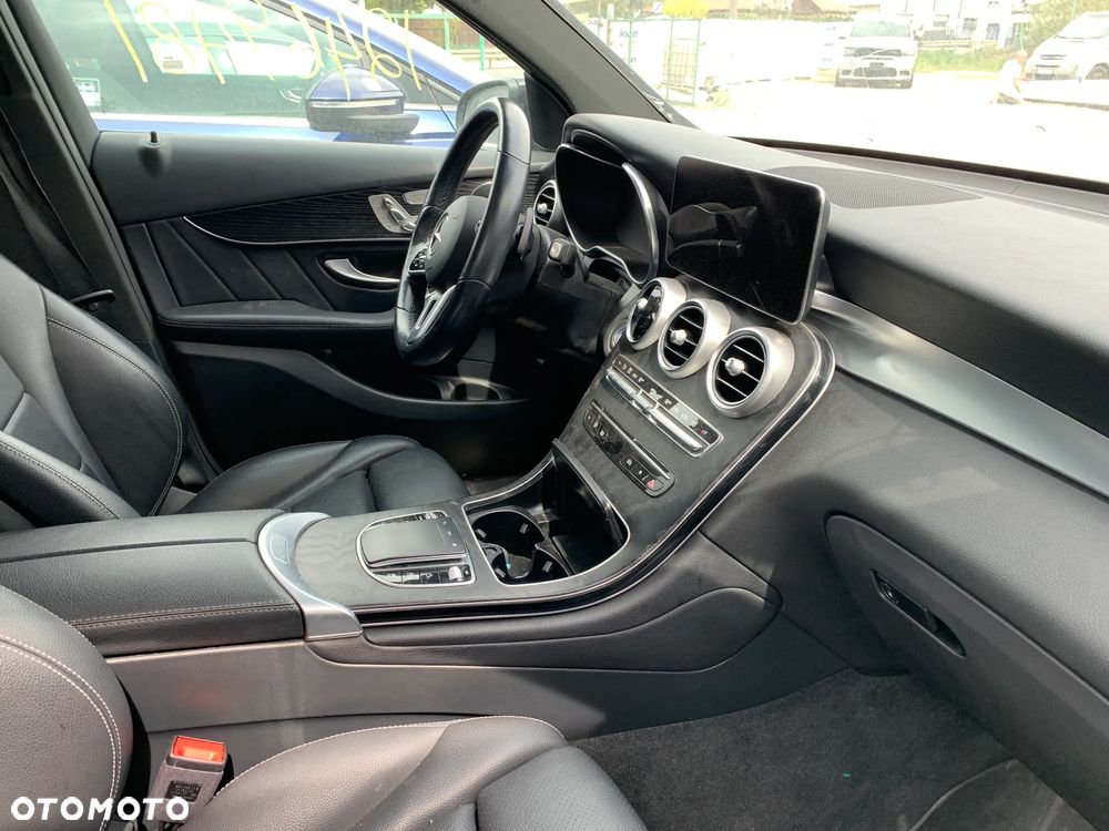Mercedes-Benz GLC 300 4Matic 9G-TRONIC Edition Avantgarde - 11