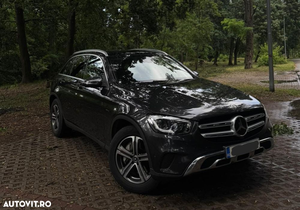 MERCEDES-BENZ GLC