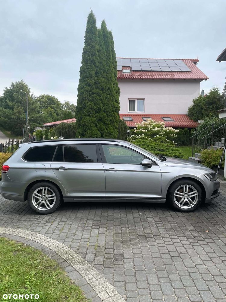 Volkswagen Passat - 4