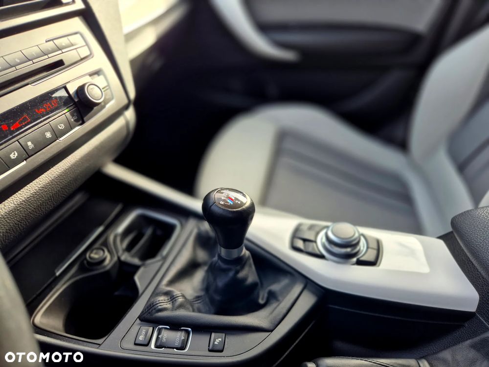 BMW Seria 1 118d DPF Edition Sport - 30