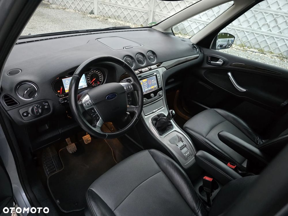 Ford Galaxy 2.0 Ghia - 12