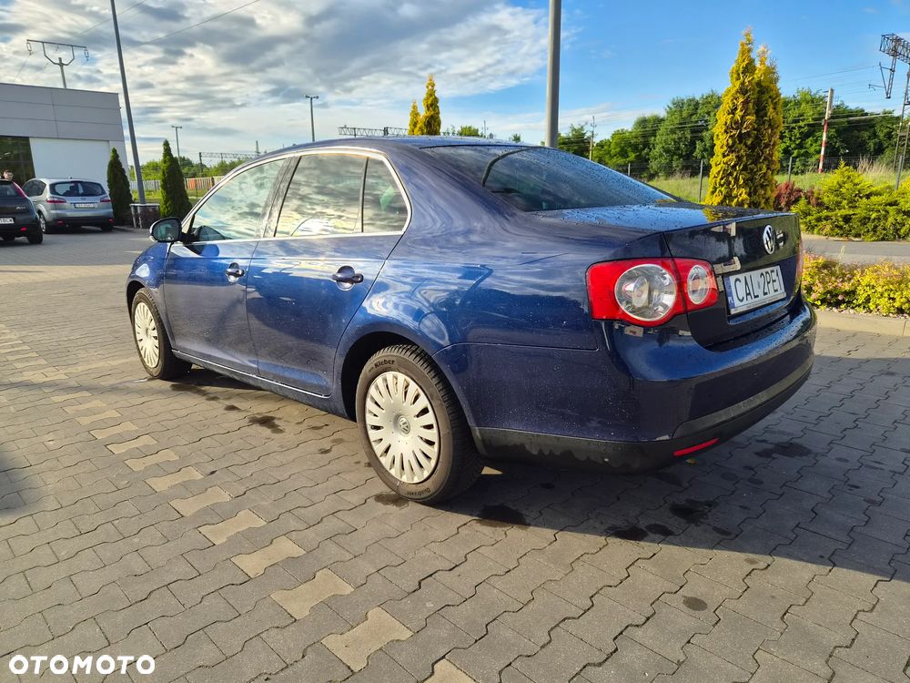 Volkswagen Jetta 1.6 Comfortline - 6