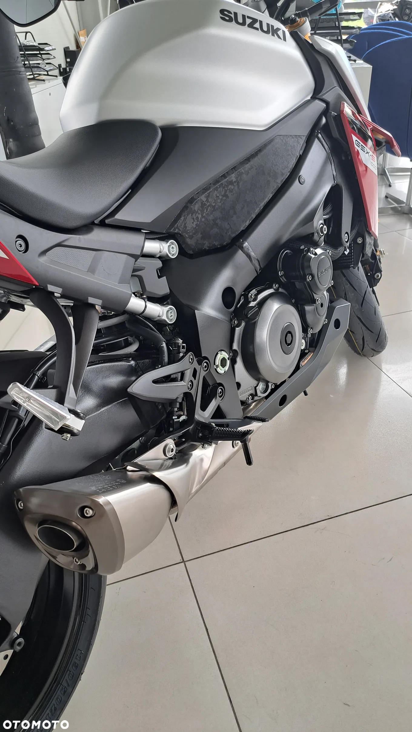 Suzuki GSX 1000 - 11