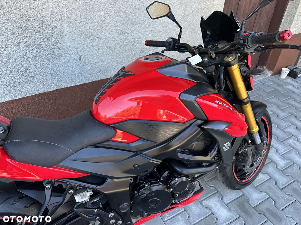 Suzuki GSX - 31
