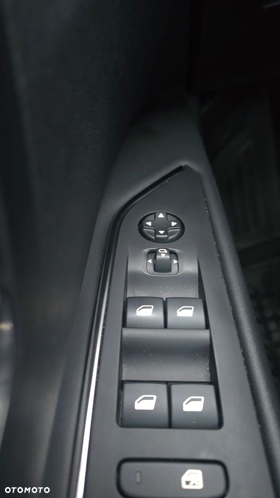 Peugeot 3008 1.2 PureTech Allure Pack S&S EAT8 - 16