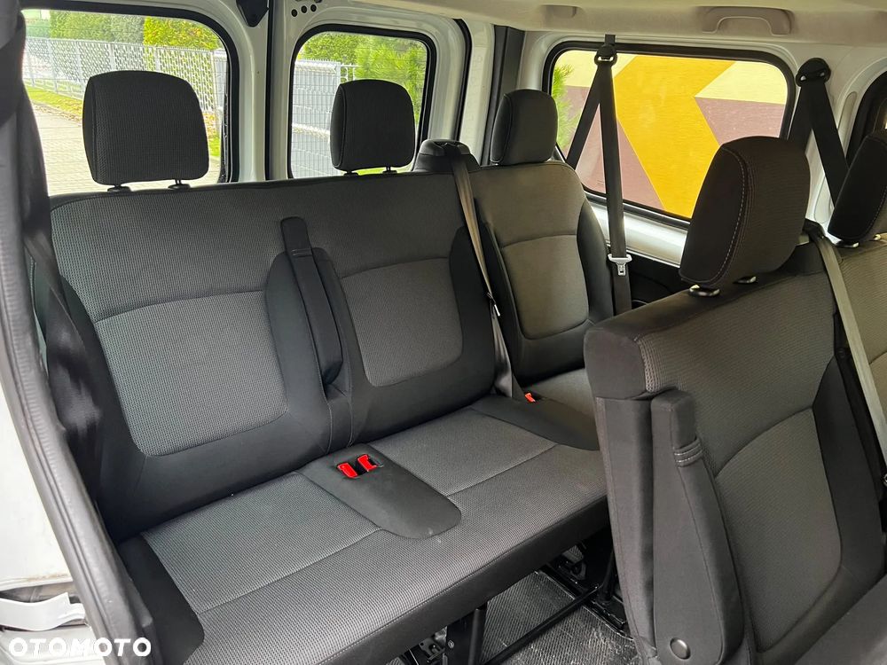 Renault Trafic - 16