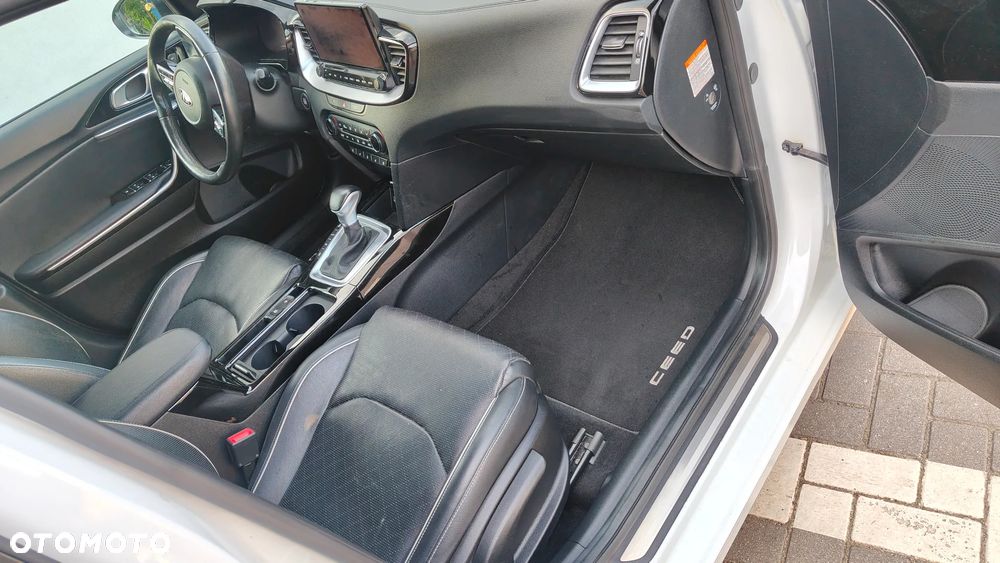 Kia Ceed 1.6 GDI PHEV L Business Line DCT - 21