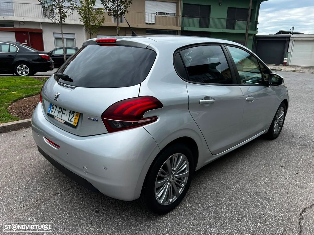 Peugeot 208 1.6 BlueHDi Style - 4
