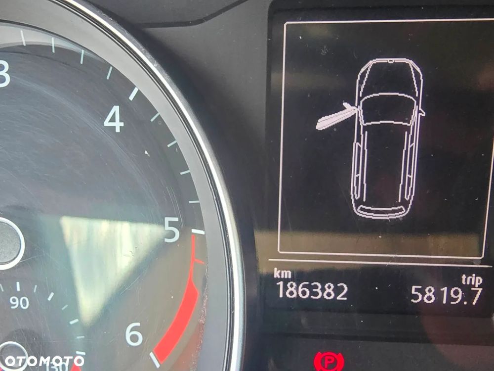 Volkswagen Passat 2.0 TDI (BlueMotion Technology) Trendline - 14
