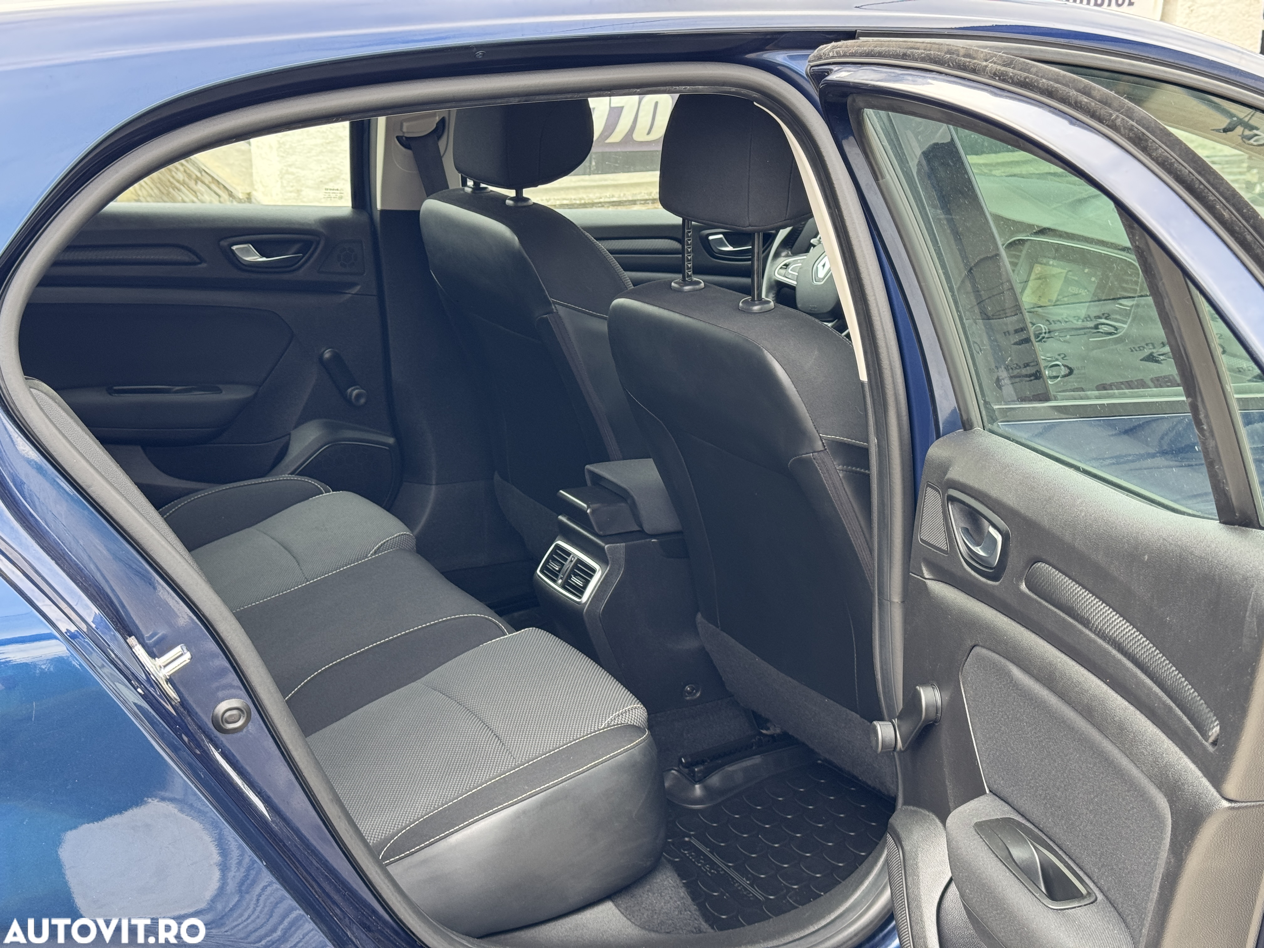 Renault Megane BLUE dCi Business - 9