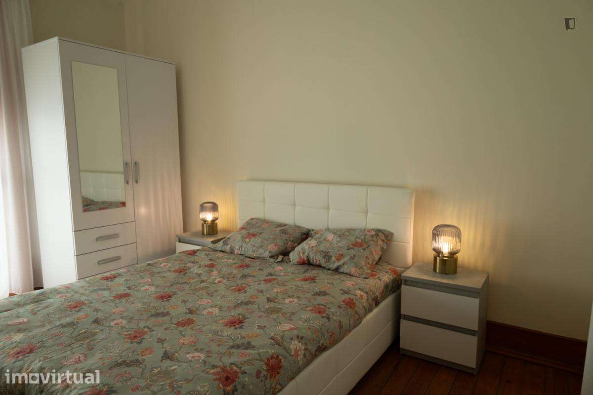 Quarto - localizado em Marquês de Pombal Lisbon - Grande imagem: 2/16