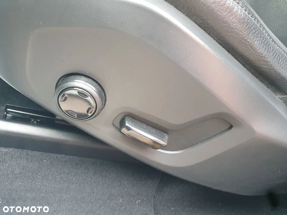 Volvo XC 60 B4 B Geartronic Momentum Pro - 21