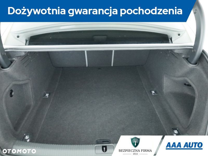 Audi A4 Limousine - 12