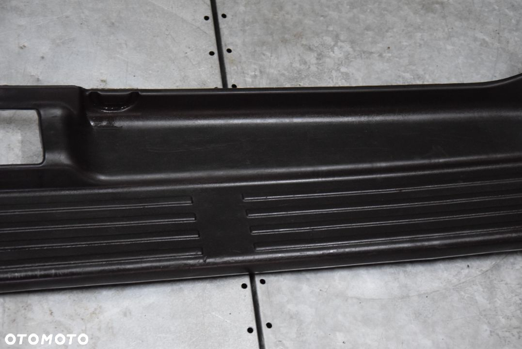 TOYOTA 4RUNNER HILUX LISTWA ZDERZAKA TYŁ - 4