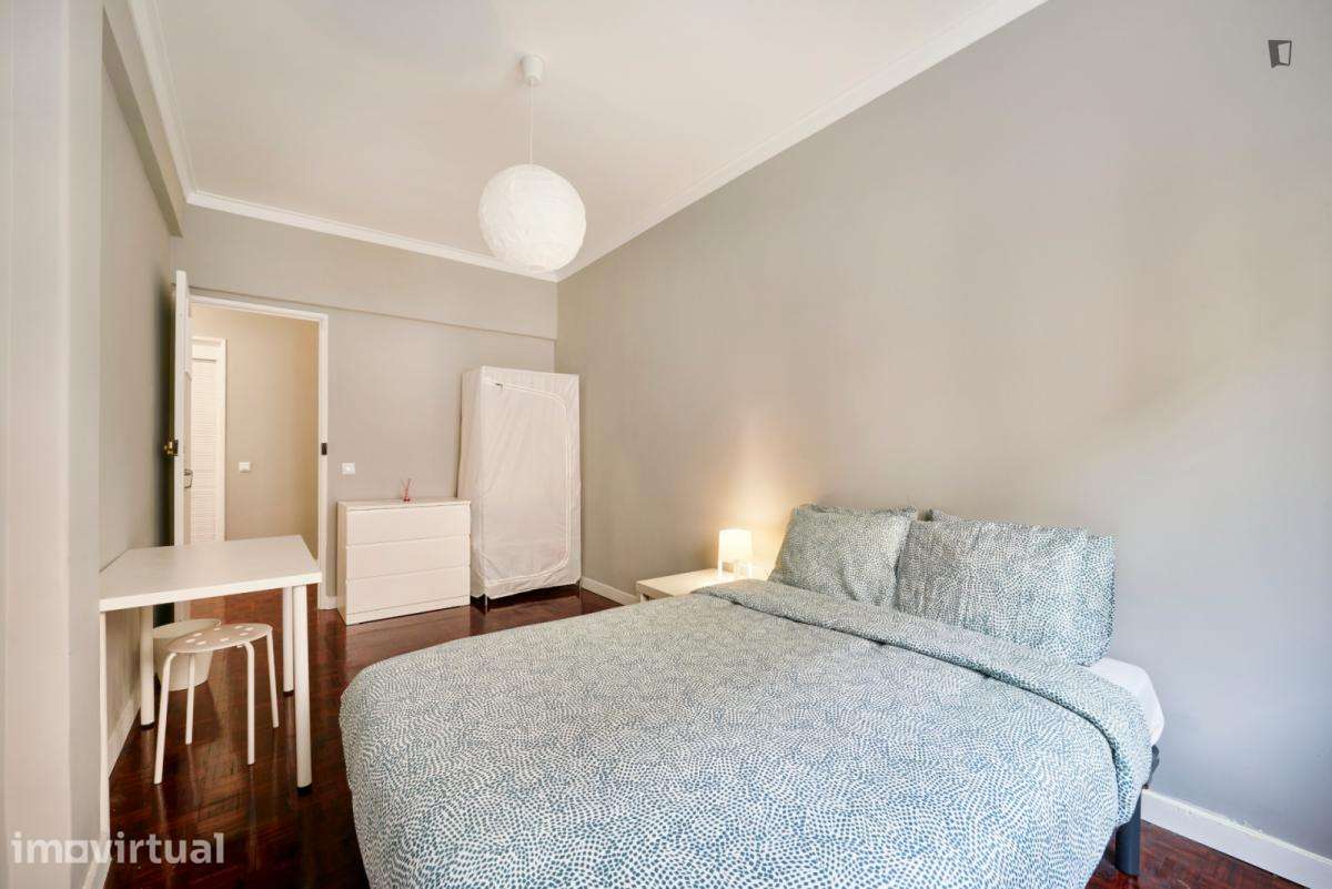 Quarto - localizado em Benfica Lisbon - Grande imagem: 3/42