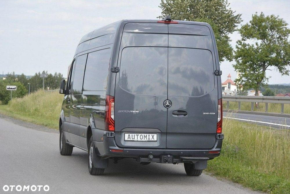 Mercedes-Benz Sprinter - 5