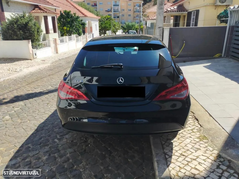 Mercedes-Benz CLA 180 d Shooting Brake Urban - 4