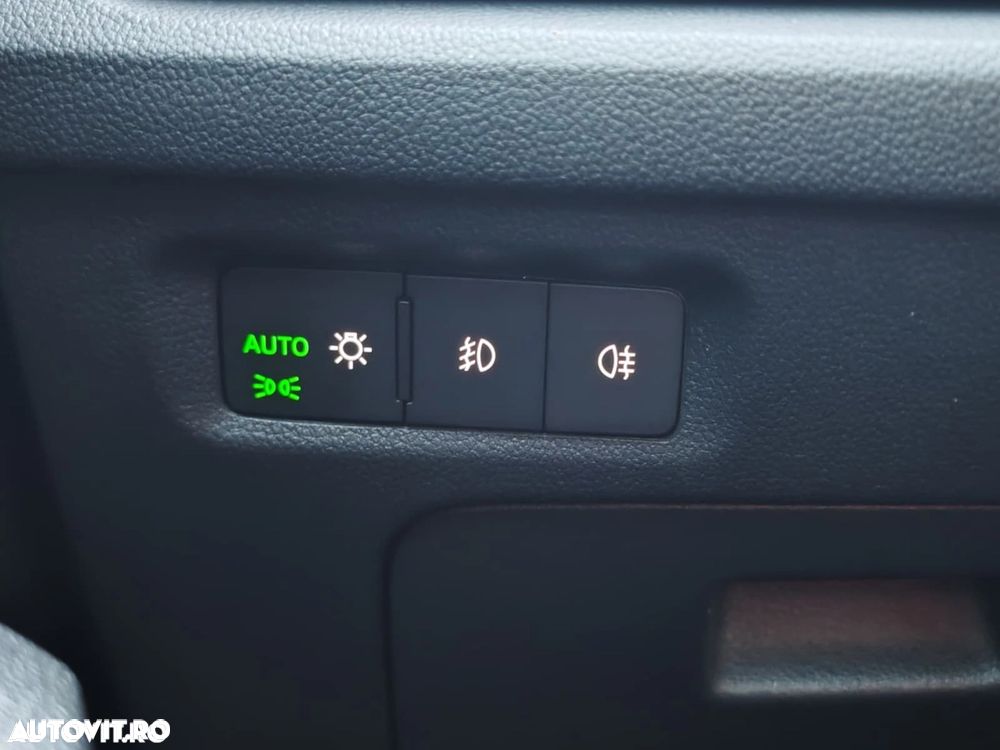 Skoda Octavia 2.0 TDI DSG Ambition - 23