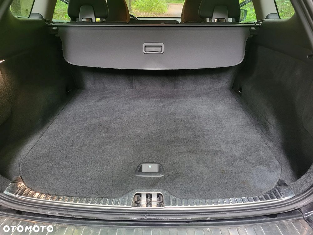 Volvo XC 60 D5 AWD Momentum - 13