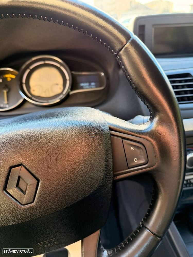 Renault Mégane Sport Tourer 1.5 dCi Dynamique S EDC CO2 Champion - 23