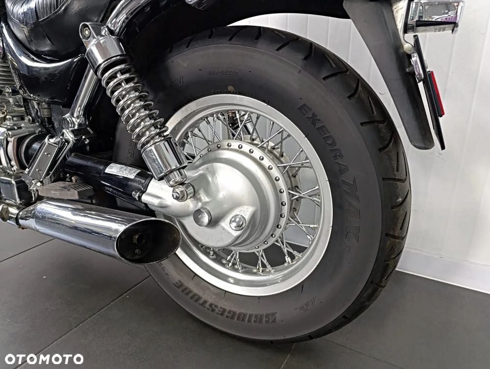 Suzuki Intruder - 12
