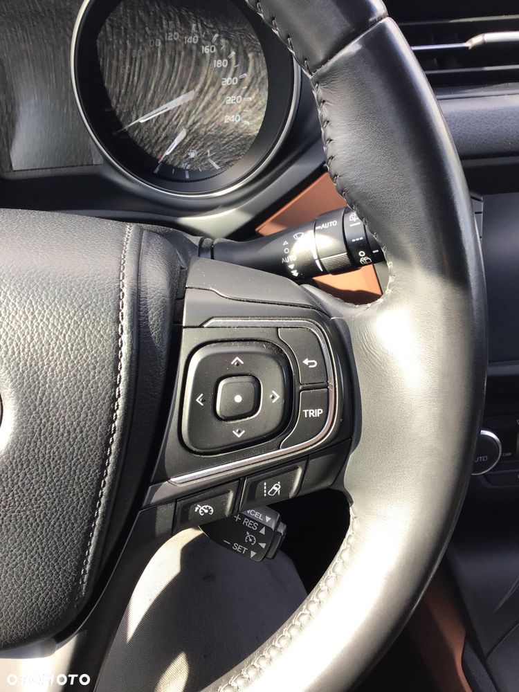 Toyota Avensis 1.8 Premium MS - 32
