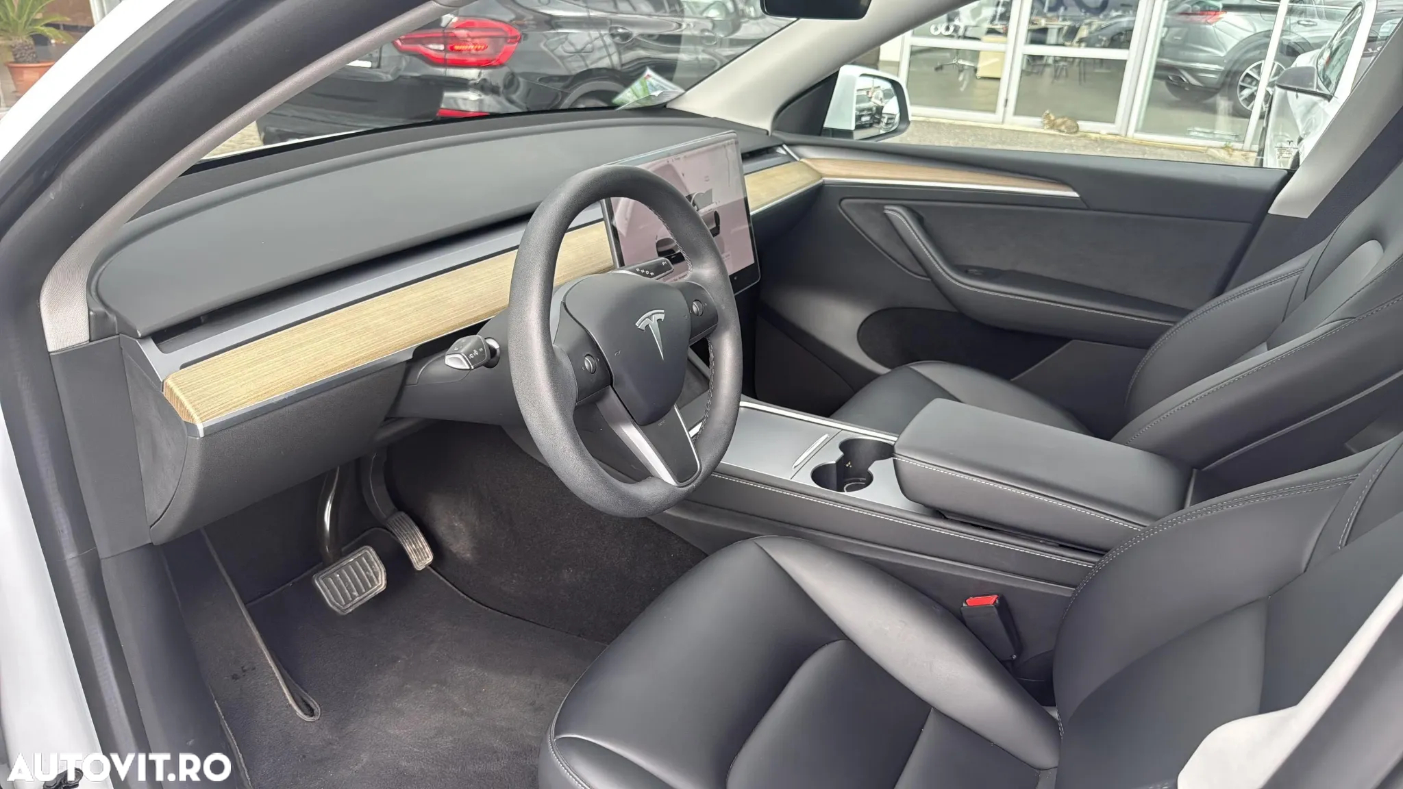 Tesla Model Y RWD - 9