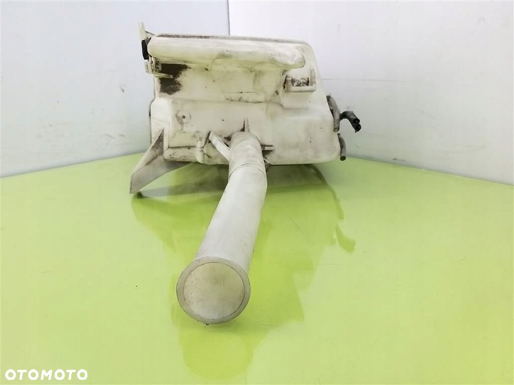 Zbiorniczek spryskiwaczy Toyota Corolla  E12 2001-2007 5DRZWI POMPKI KPL - 4