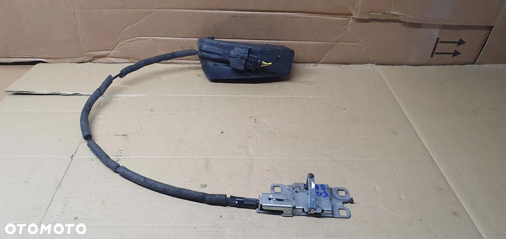 Zamek klapy bagażnika dociąg Audi A8 D3 4E0827383C 4E0827383D - 1