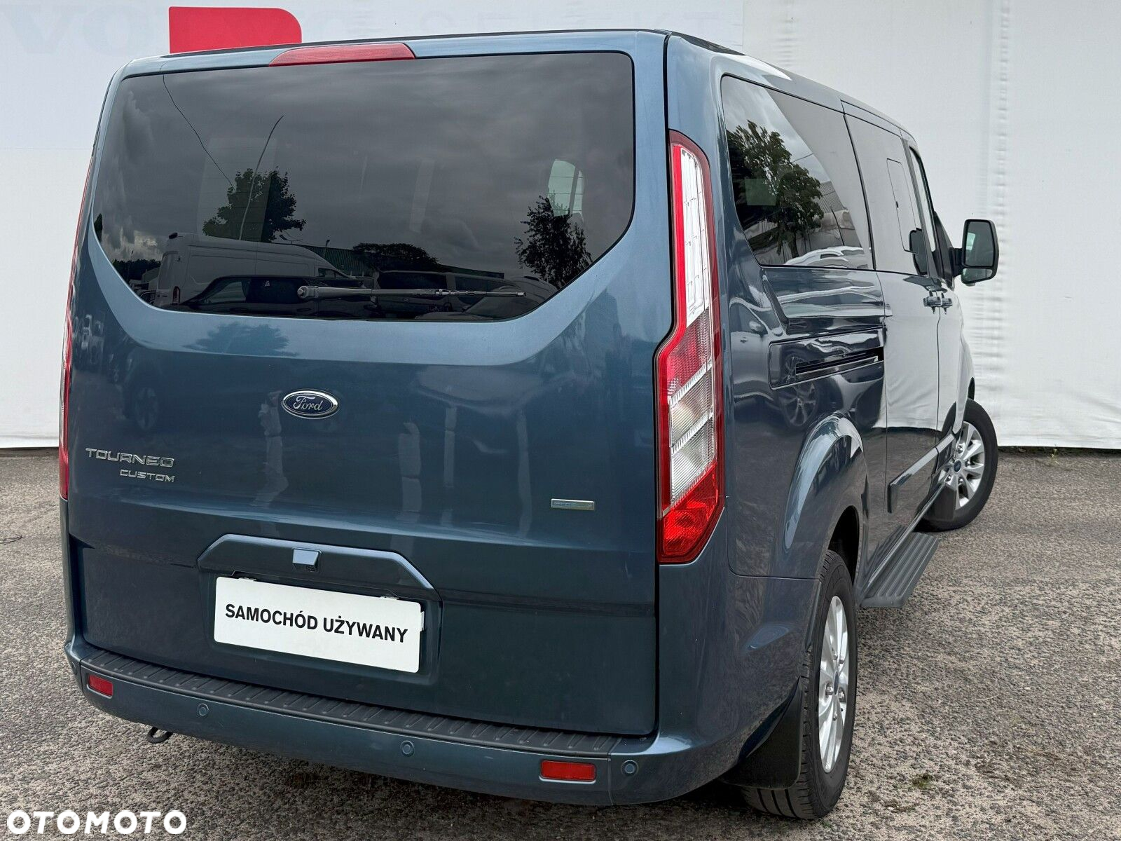 Ford Tourneo Custom - 13