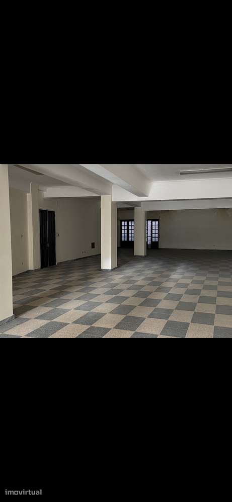 Espaço no Centro com 300m² – Ideal para Transformação em Apartamentos - Grande imagem: 3/5
