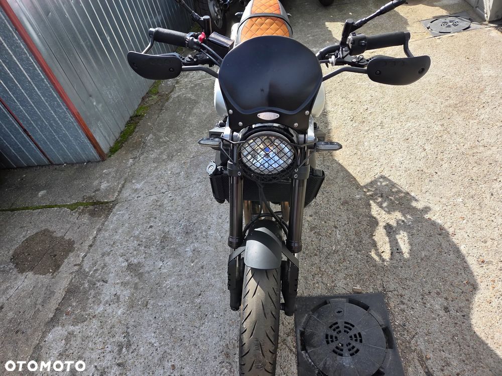 Yamaha XSR - 37