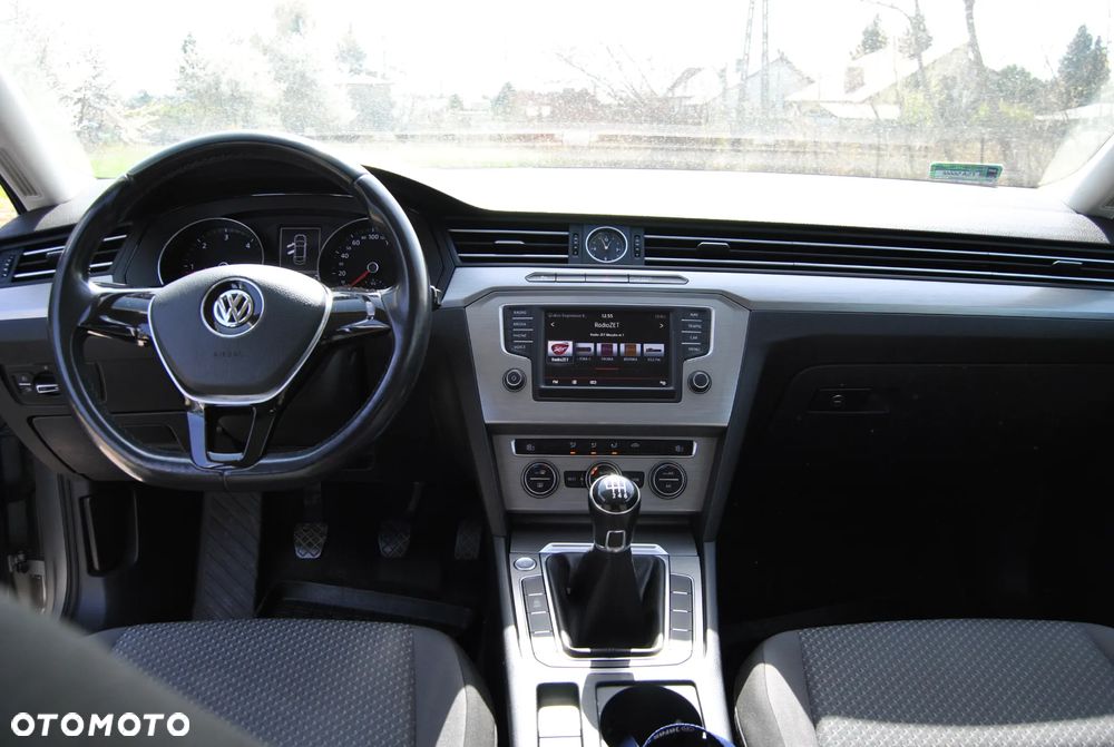 Volkswagen Passat 1.6 TDI BMT Comfortline - 19