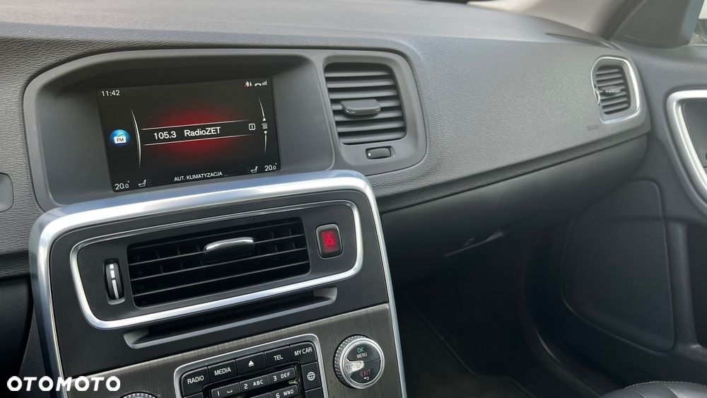 Volvo S60 2015 photo 2