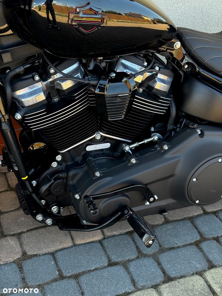 Harley-Davidson Softail Street Bob - 21