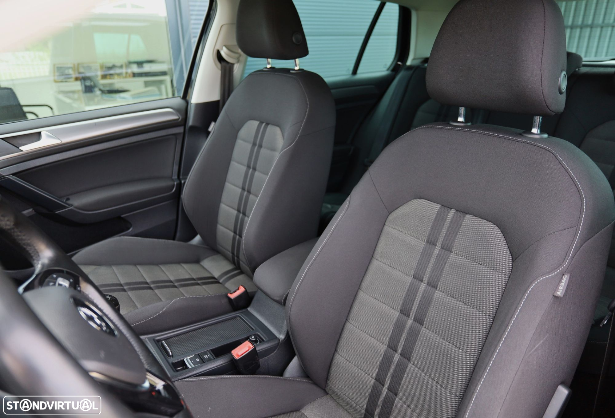 VW Golf 1.6 TDi Highline - 8