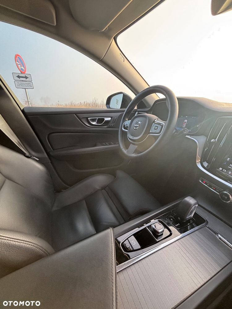 Volvo V60 B4 B Plus Dark - 5