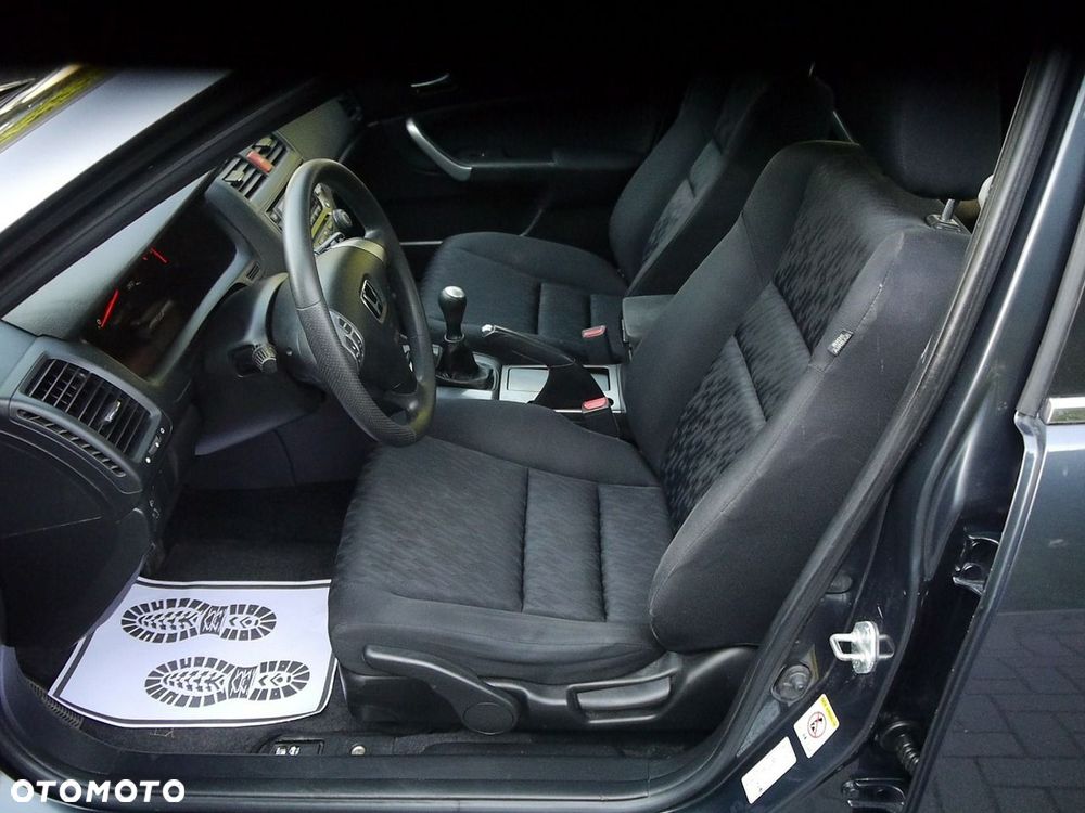 Honda Accord 2.0 Executive - 21
