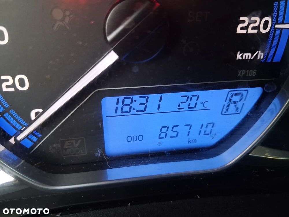 Toyota Yaris Hybrid 100 Active EU6 - 10