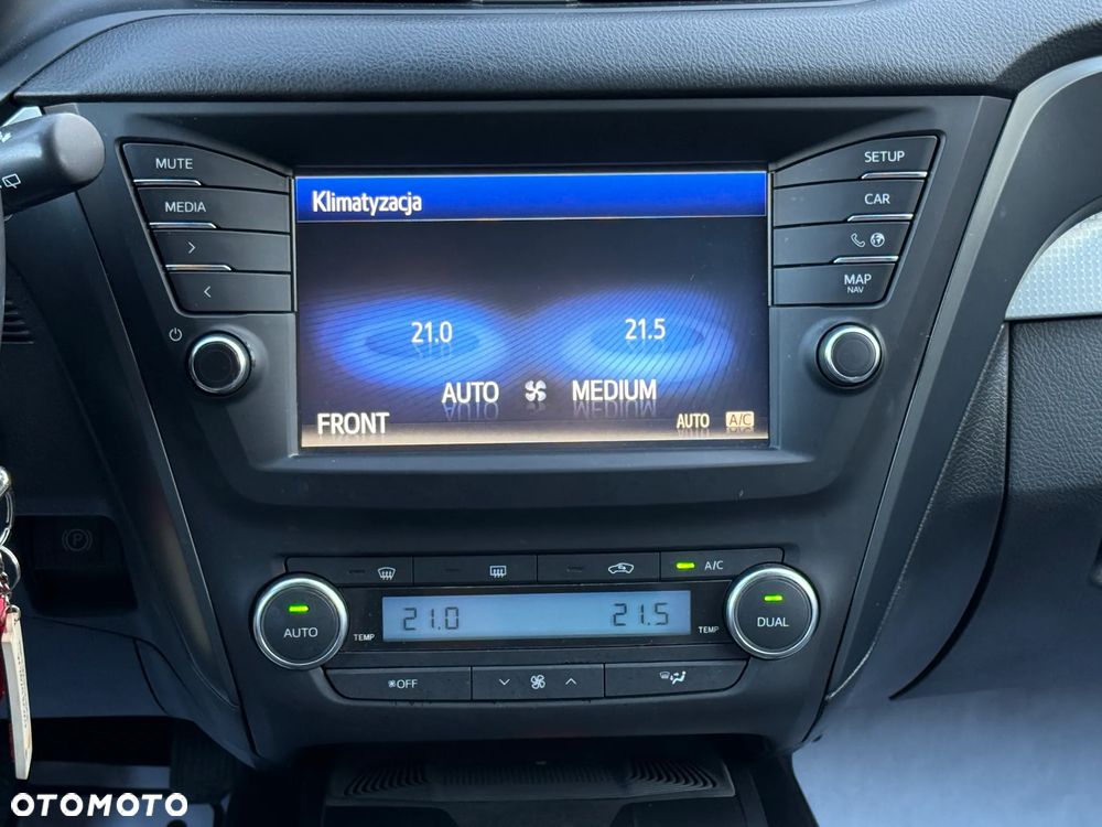 Toyota Avensis 2.0 D-4D Premium - 8