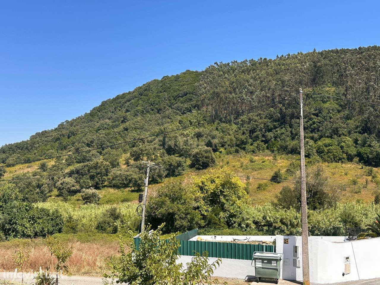 Quinta de 1,8 hectares com 3 edificios para recuperação, em Sobral de - Grande imagem: 5/23